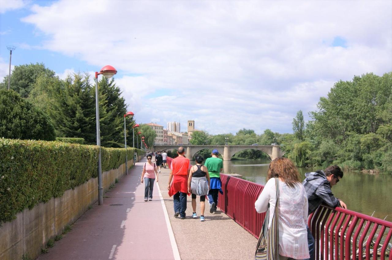 Logrocity Puerta Del Ebro Parking Privado Gratis Logroño Eksteriør billede